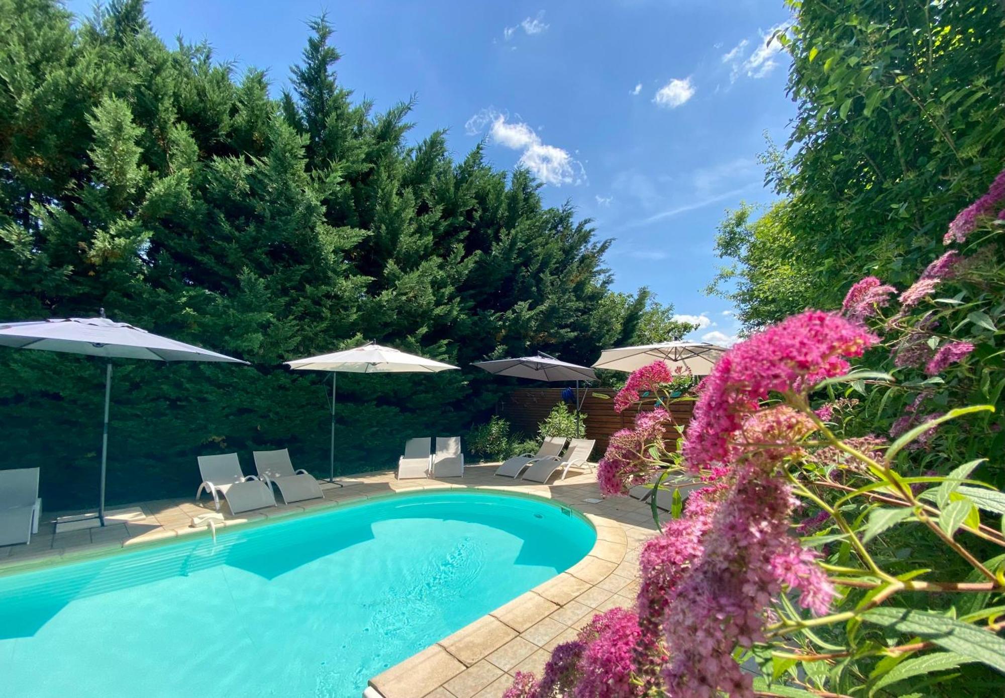 O Clair De Lune Au Coeur De Sarlat - Chambres Climatisees - Parking Prive - Piscine Chauffee - Spa Et Massages ภายนอก รูปภาพ