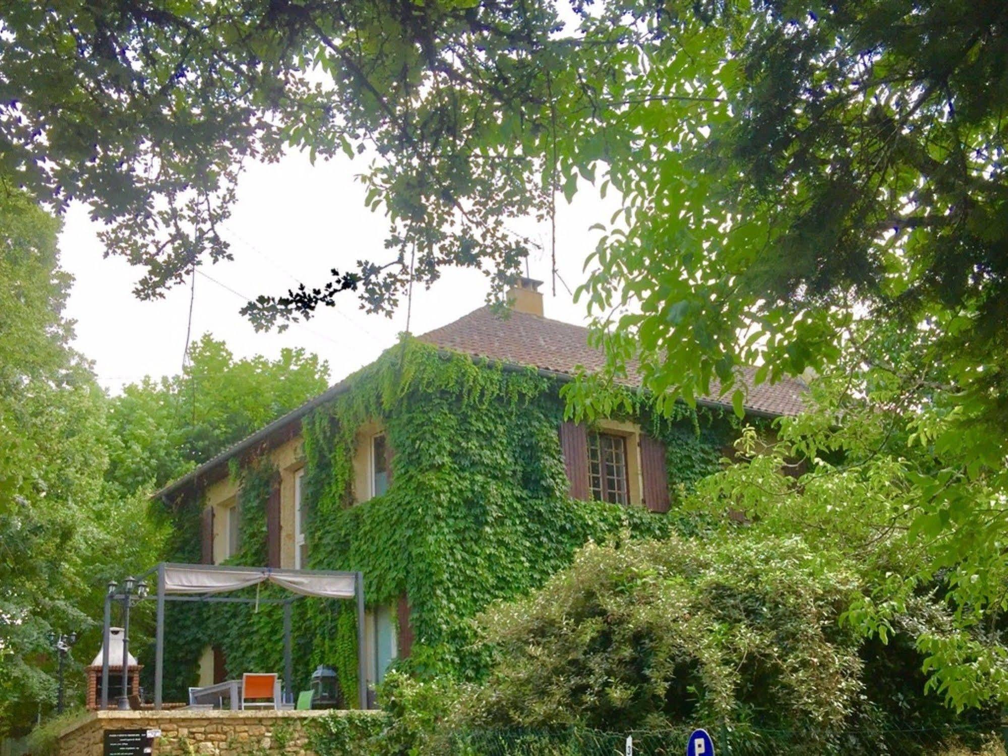 O Clair De Lune Au Coeur De Sarlat - Chambres Climatisees - Parking Prive - Piscine Chauffee - Spa Et Massages ภายนอก รูปภาพ