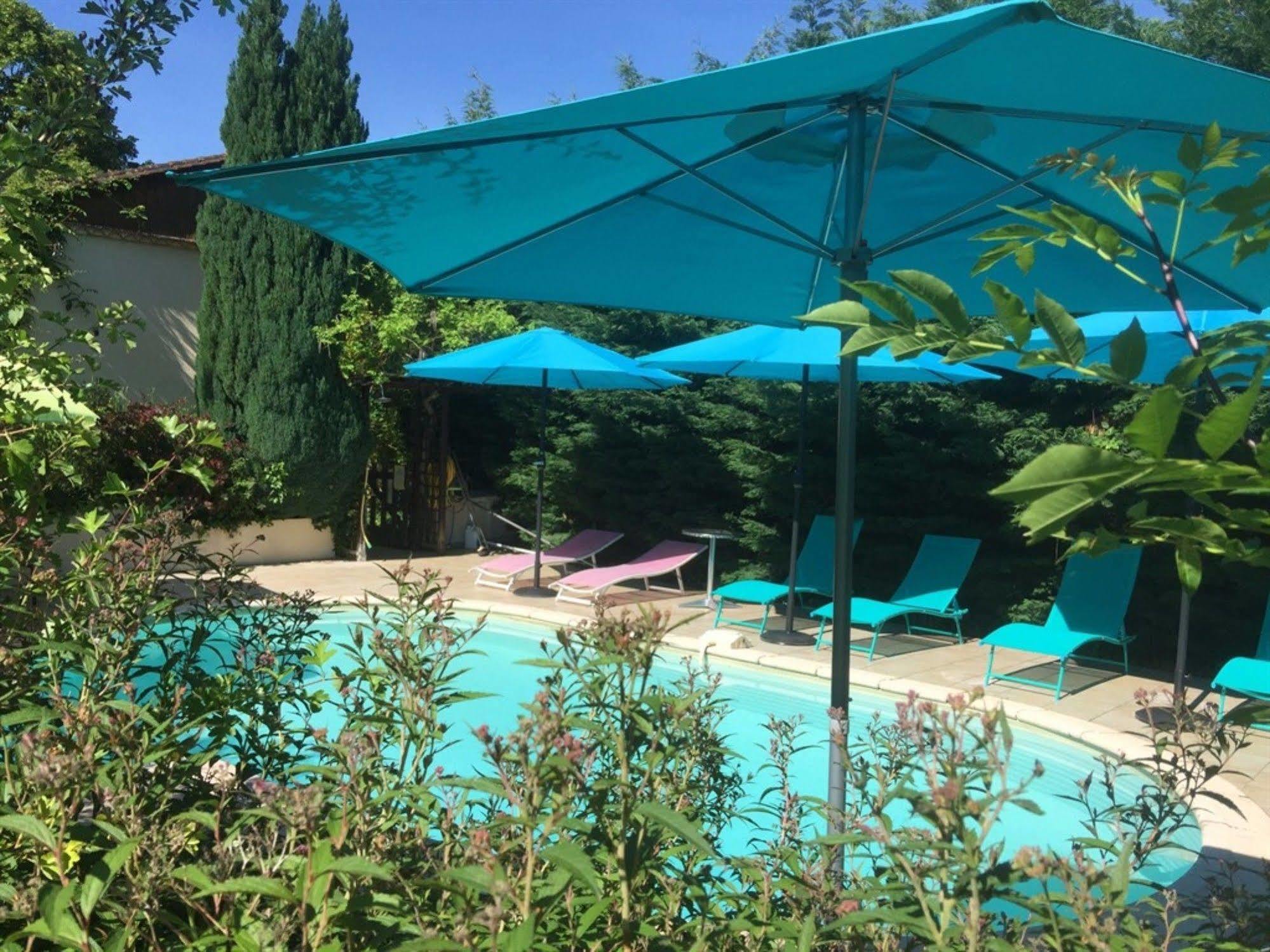 O Clair De Lune Au Coeur De Sarlat - Chambres Climatisees - Parking Prive - Piscine Chauffee - Spa Et Massages ภายนอก รูปภาพ